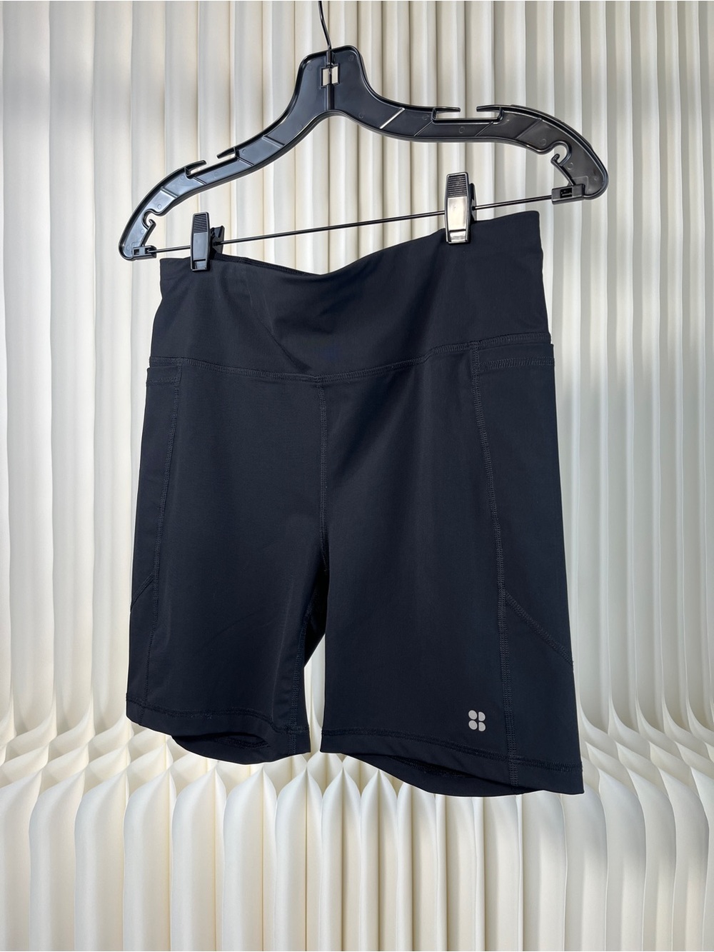 Sweaty Betty Zero Gravity 6” Running Shorts - Picture 2 of 11